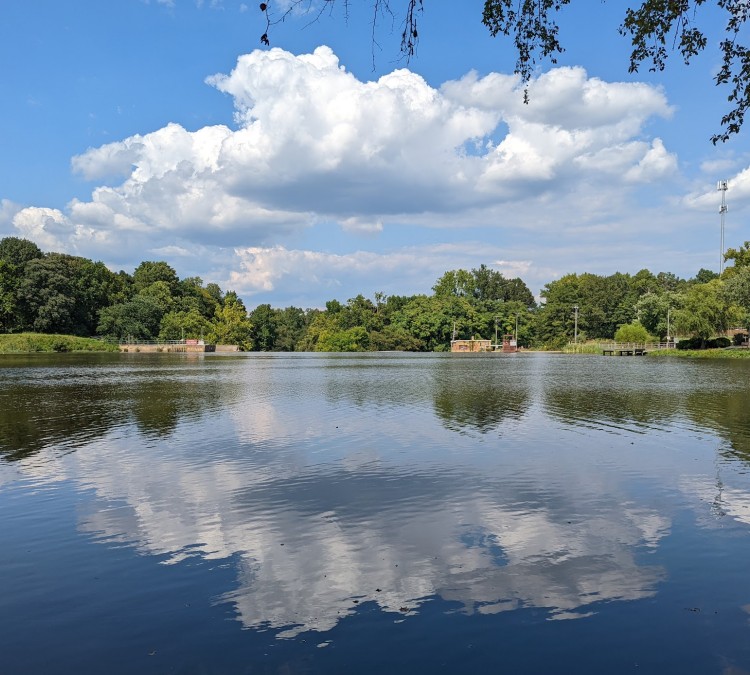 Lakeview Park (Colonial&nbspHeights,&nbspVA)